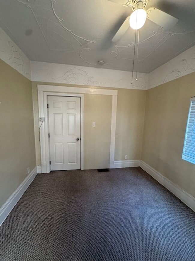 Building Photo - 1153 W 37th Pl