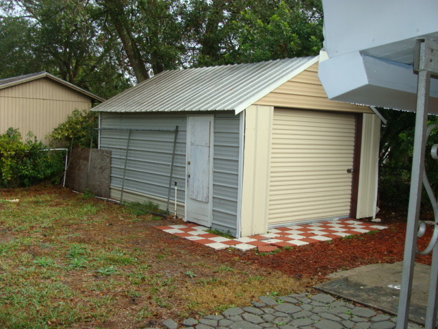 Building Photo - 3 Bedroom, 1 Bath, 1 car Carport