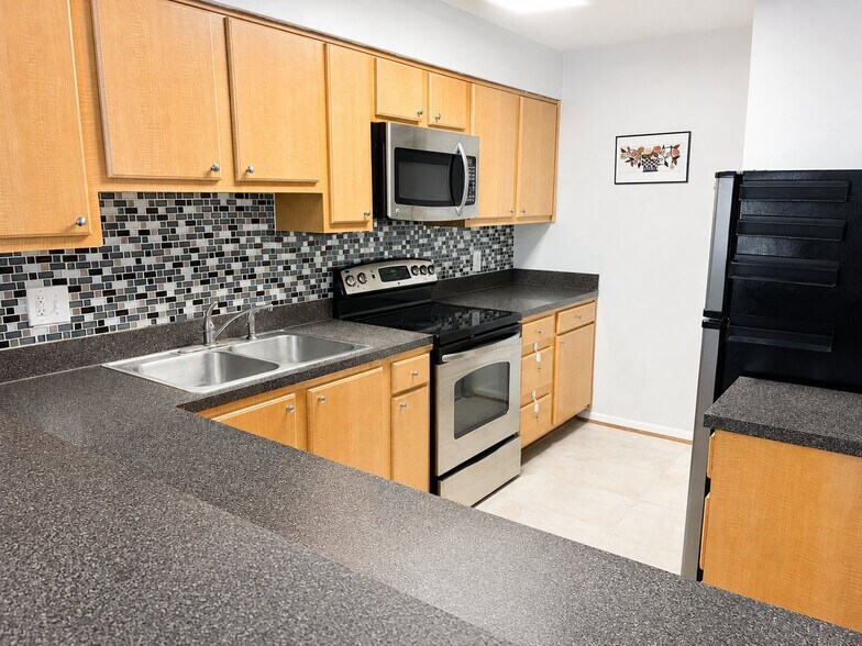 Building Photo - 10715 Hampton Mill Terrace