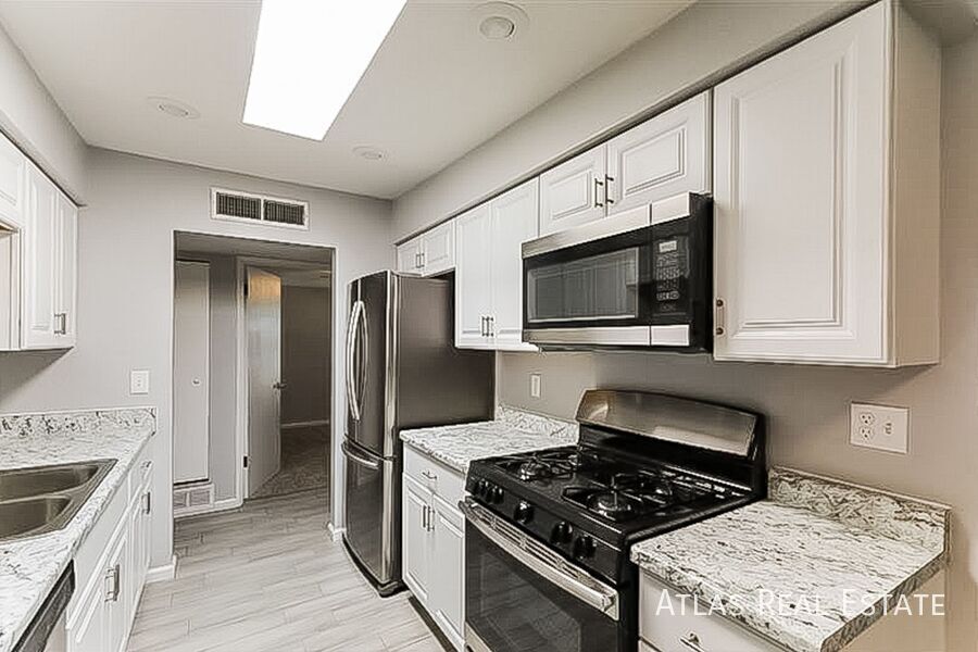 Building Photo - 6632 E Mary Dr