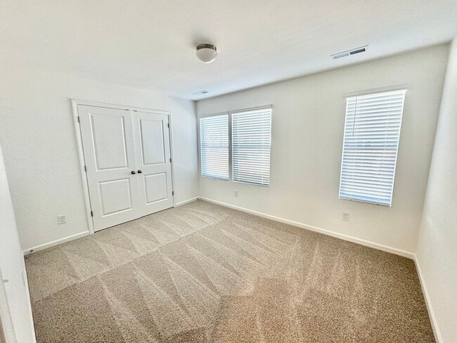 Building Photo - BRAND NEW 3bd/2.5 BATH HOME- Kensington Co...