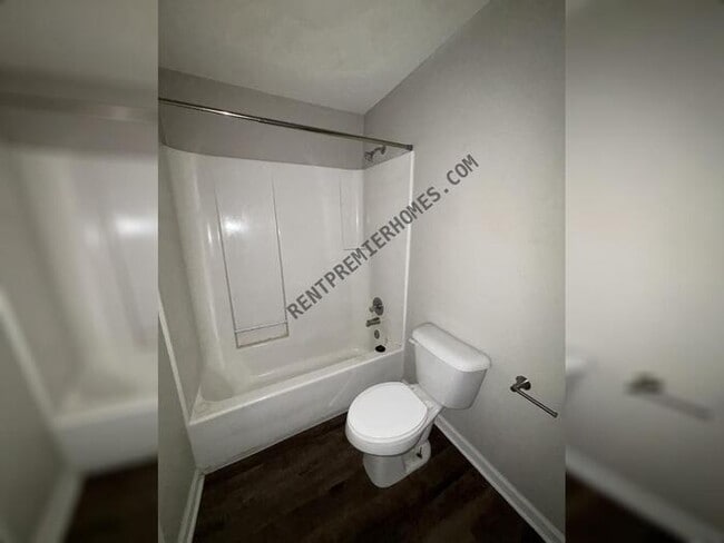 Building Photo - 205 Otter Pl