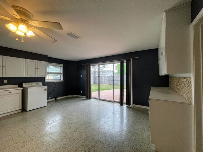 Building Photo - Charming 2-Bedroom Single-Family Home – Perfect for Comfort & Convenience!