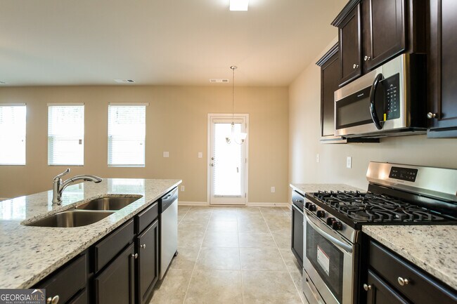 Building Photo - 209 Comet Ct