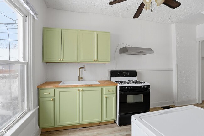 Building Photo - 2323 Guilford Ave