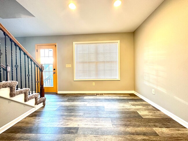 Building Photo - 1192 Meachem Dr