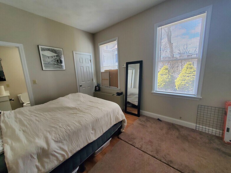 Building Photo - 362 Harvard St