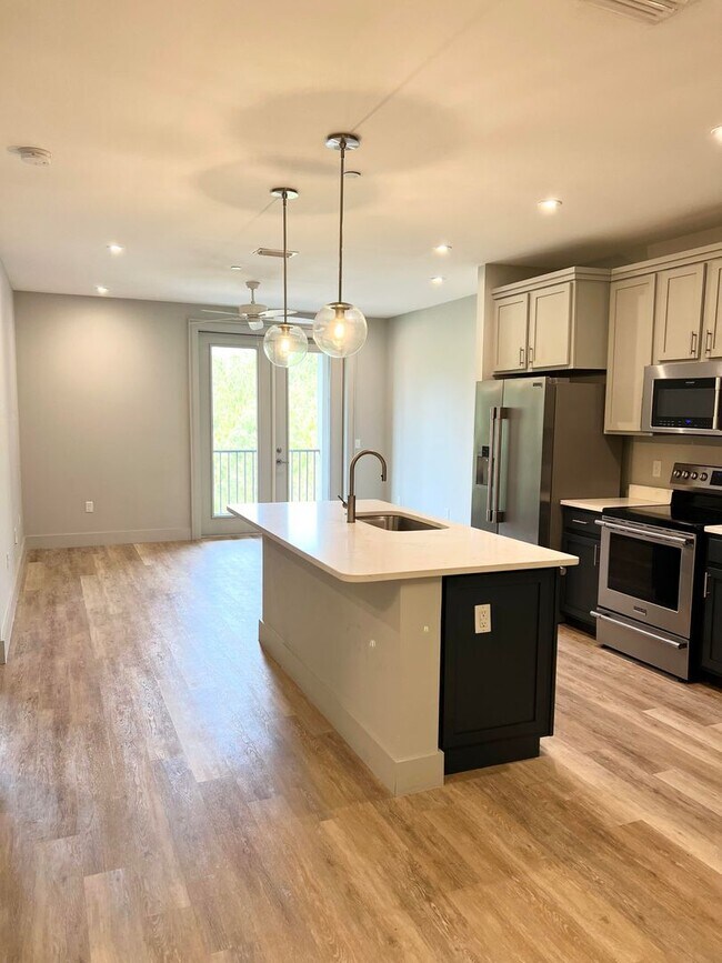 Building Photo - 2501 Bienville Blvd
