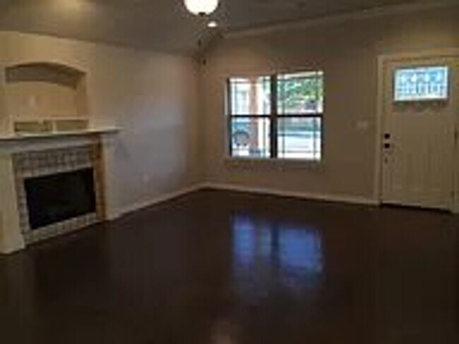 Building Photo - Cozy home in the coveted Sunbridge Villas neighborhood