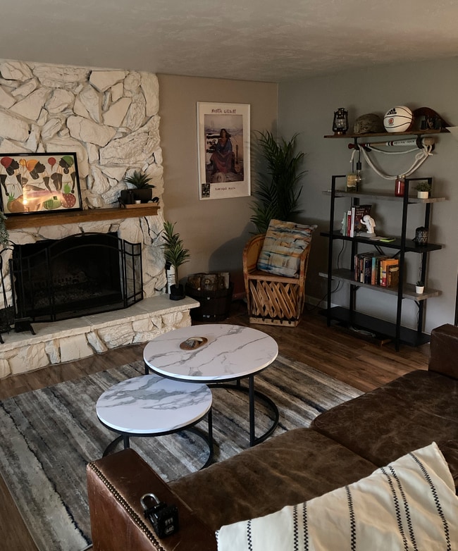 Building Photo - 2863 Applewood Ln