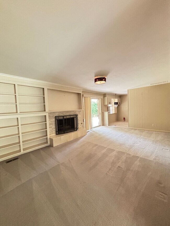 Building Photo - A House For Rent Does Not Come For Rent Ve...