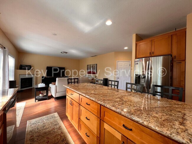 Building Photo - MOVE IN SPECIAL! HALF OFF! Spacious Felida...