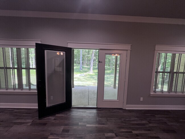 Building Photo - 206 Bridgewood Dr