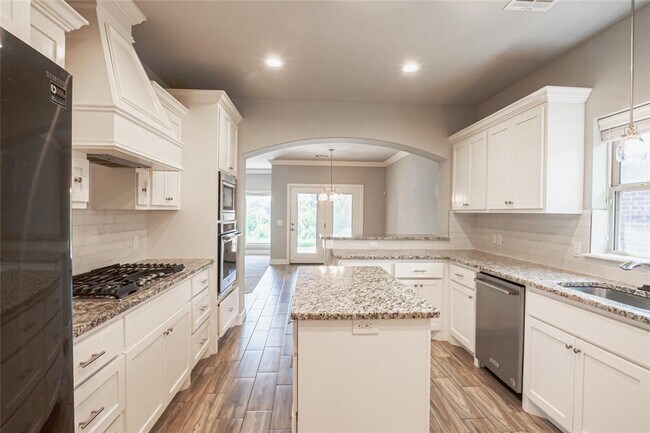 Building Photo - 12037 Ashford Dr