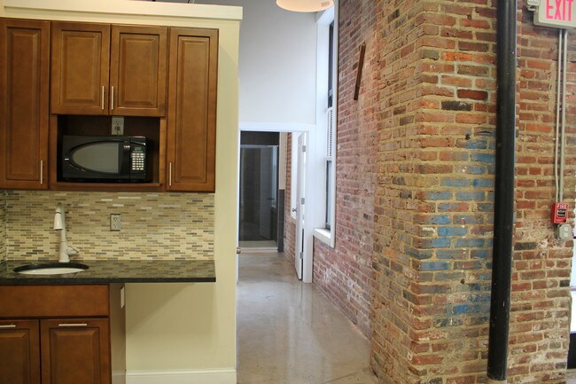 Building Photo - 3421 Richmond Street - 111