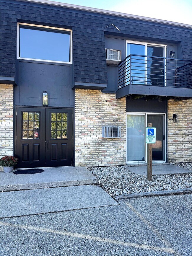 Building Photo - 104 Weber St