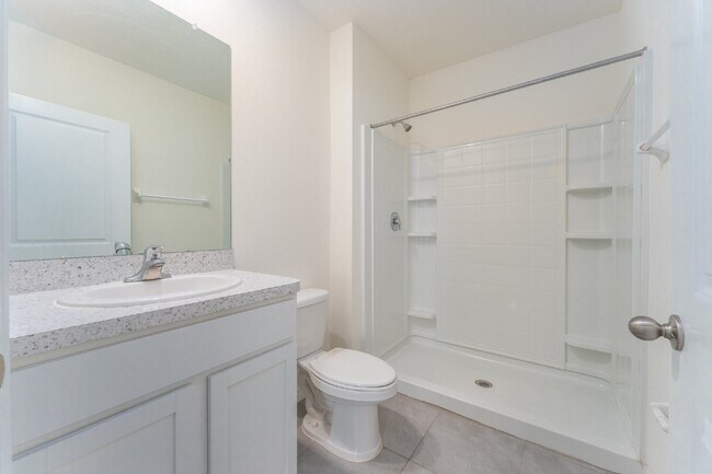 Building Photo - "Spacious 5-Bed Oasis located in SouthShore Bay!