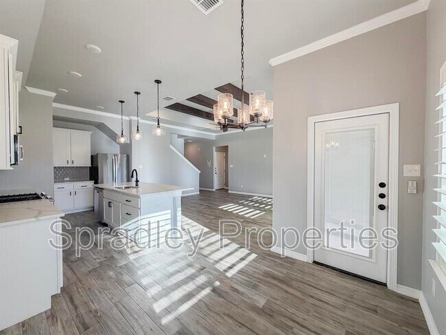 Building Photo - 6125 Modena Dr