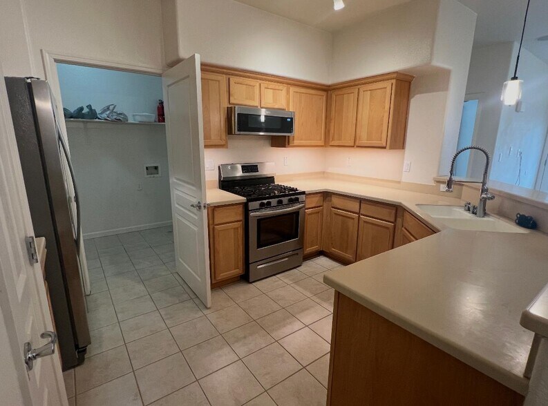 Building Photo - 9513 Coney Island Cir