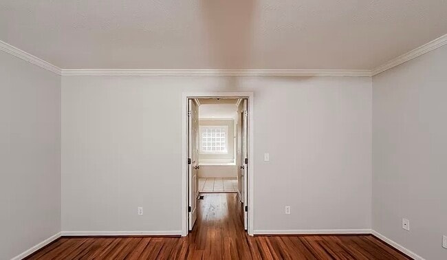 Building Photo - 6798 Oak Leaf Ln