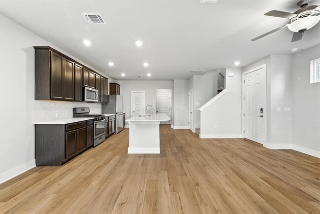 Building Photo - 7602 Darby Swank Vw
