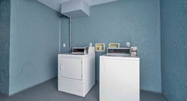 Building Photo - 769 Sundial Ct