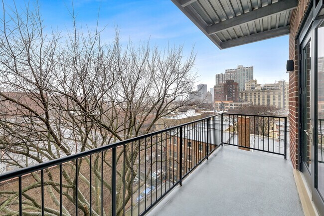 Master balcony - 434 W Melrose St