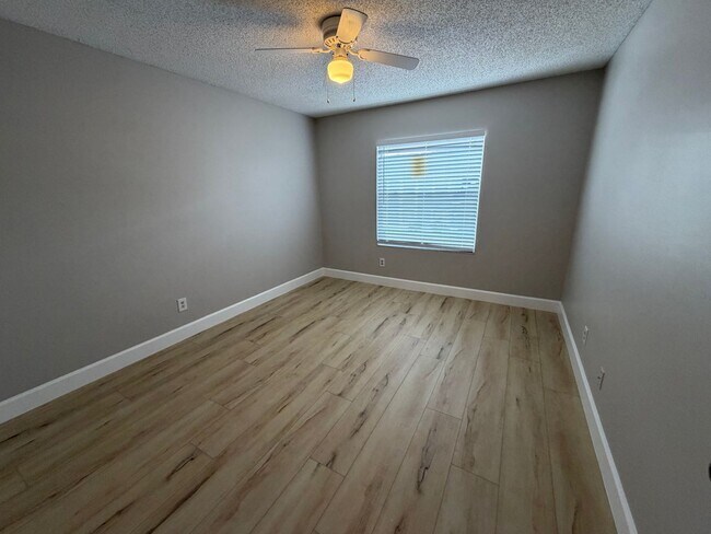 Building Photo - 4160 Pershing Pointe Pl