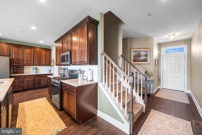 Building Photo - 317 Ridgewood Dr