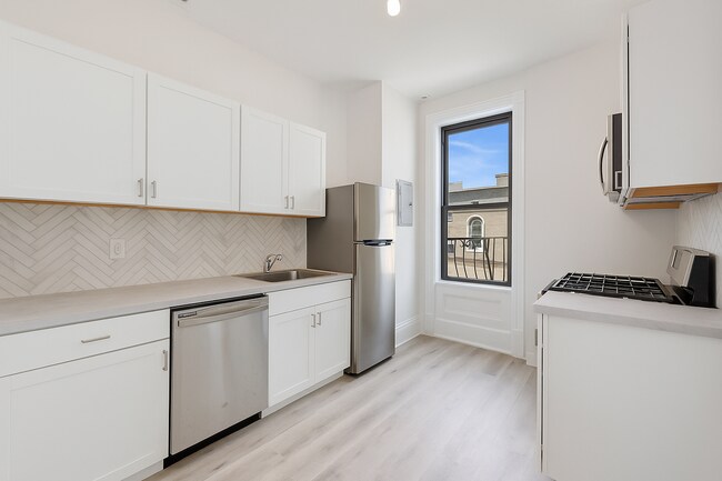 Building Photo - 251 10th St