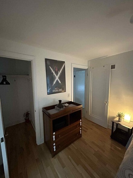 Building Photo - 1009 S Kinney Ave