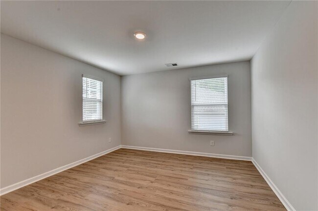 Building Photo - 175 Grey Falcon Ave