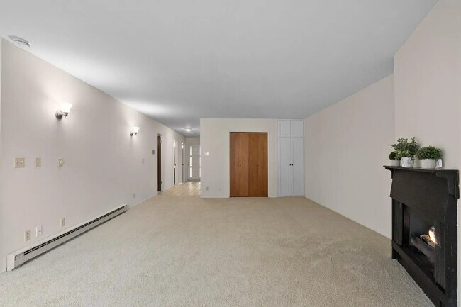 Building Photo - "Charming 3-Bed, 2-Bath Oasis in Capitola's Prime Park Ave Location"