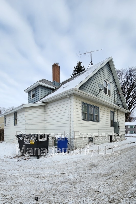 Building Photo - 1228 10th St N