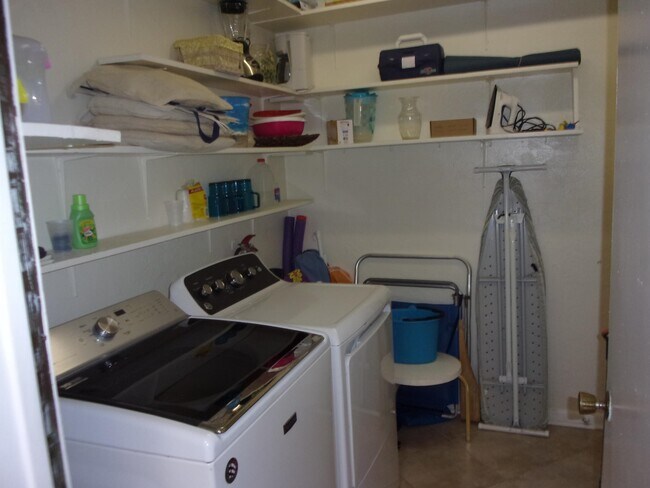 Building Photo - 5650-5A1A A1A S