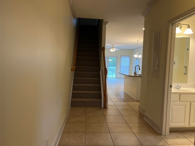 Building Photo - 616 Cypress Dr