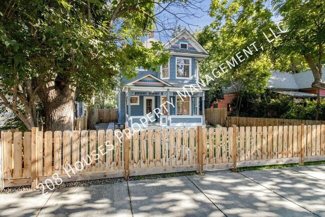 Building Photo - Victorian Home in Downtown Boise!