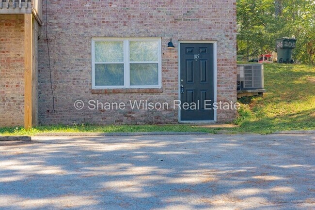 Building Photo - 7609 Holiday Hills Dr