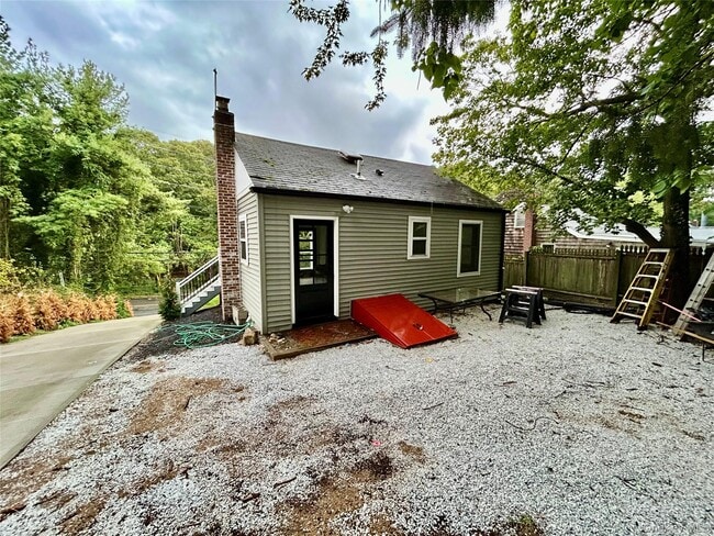 Building Photo - 765 Meadow Rd