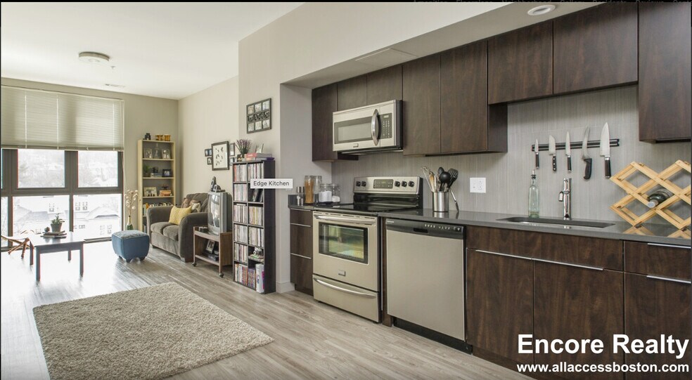 Building Photo - 65 Brainerd Rd