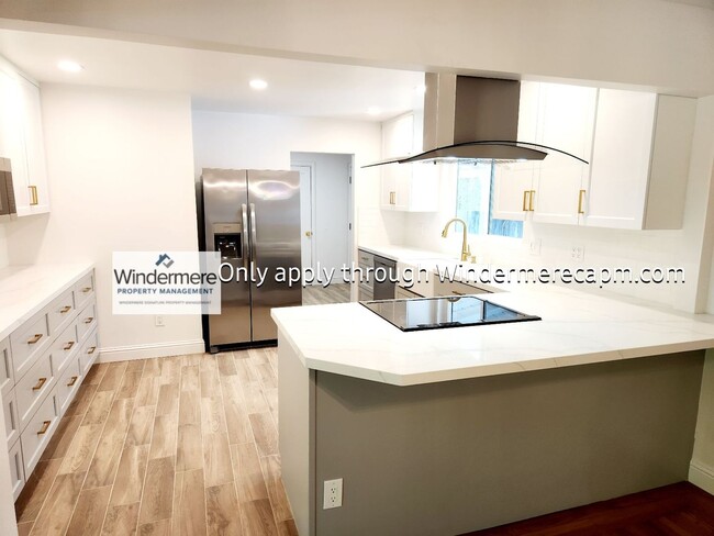 Building Photo - Fully Renovated Home in Arden Park! Availa...