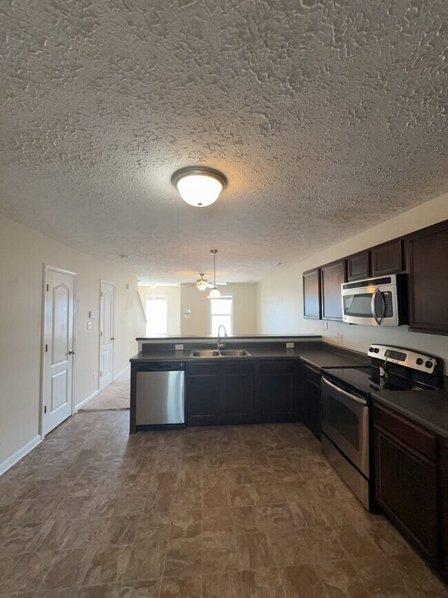 Building Photo - 111 Glen Cannon Drive