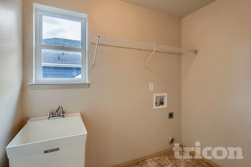 Building Photo - 15512 85th Ave E