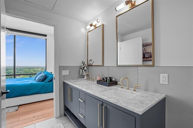 Building Photo - 70 Rainey St