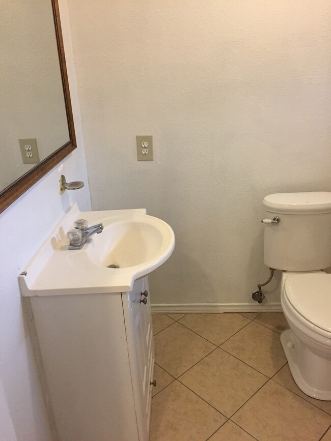 Building Photo - 2323 Basse Road