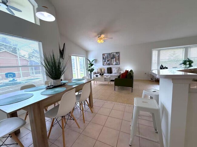 Building Photo - 1518 Gulfview Dr