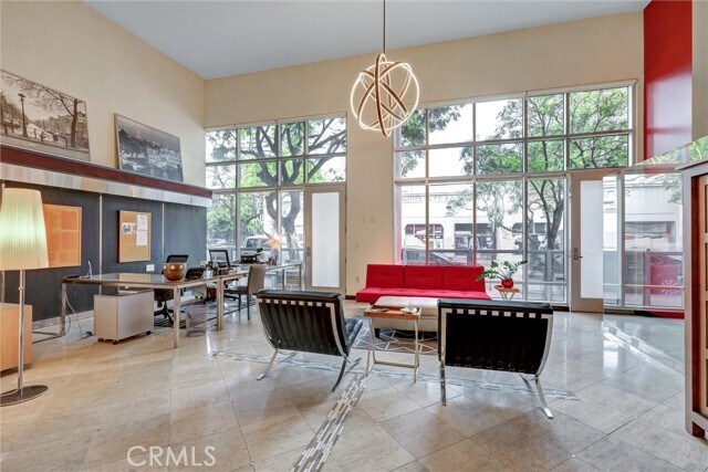 Building Photo - 350 W Ash St