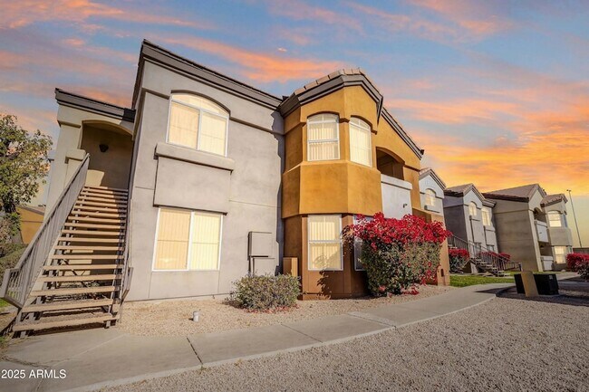 Building Photo - 5151 E Guadalupe Rd