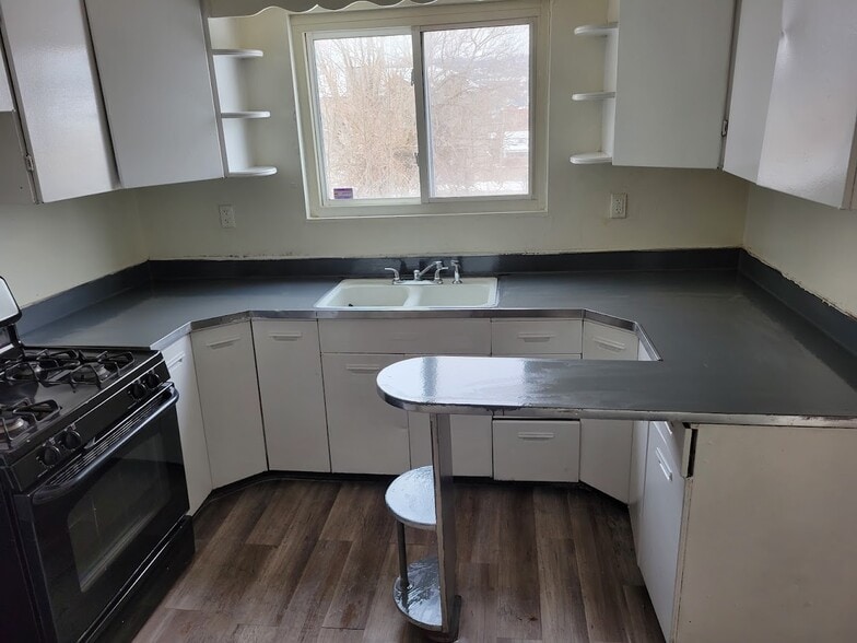 Building Photo - 207 E 10th Ave