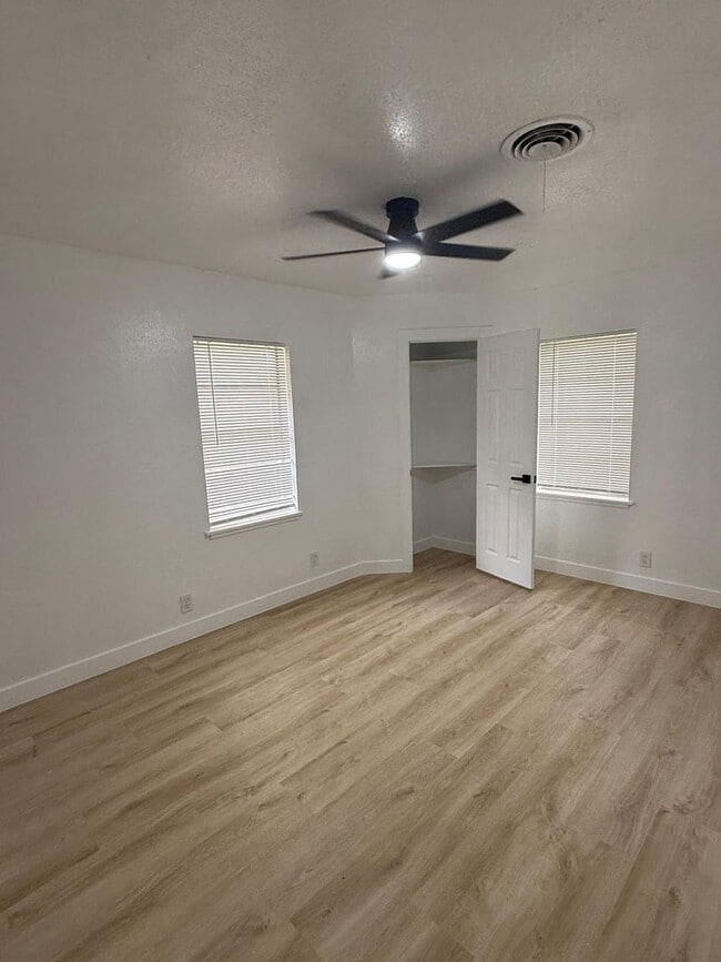 Building Photo - BEAUTIFUL HOME IN HOUSTON. MOVE IN READY!.